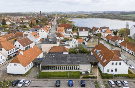 Restaurering: Gammel drengeskole gemte på historiske farver